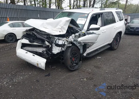 2024 Toyota 4Runner Sr5 z USA, uszkodzony, nr VIN JTEMU5JR1R6307408